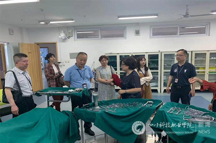 我校副校长卢台生带领医药健康学部领导赴雅安职业技术学院考察交流(图4)