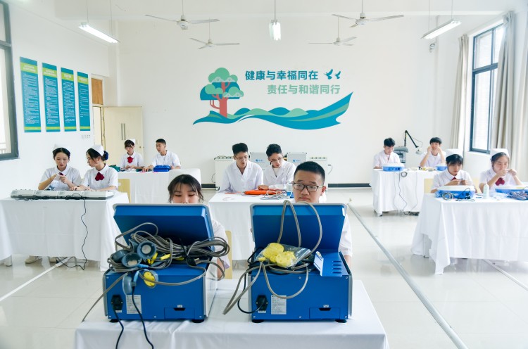 1-22102QP030337.jpg