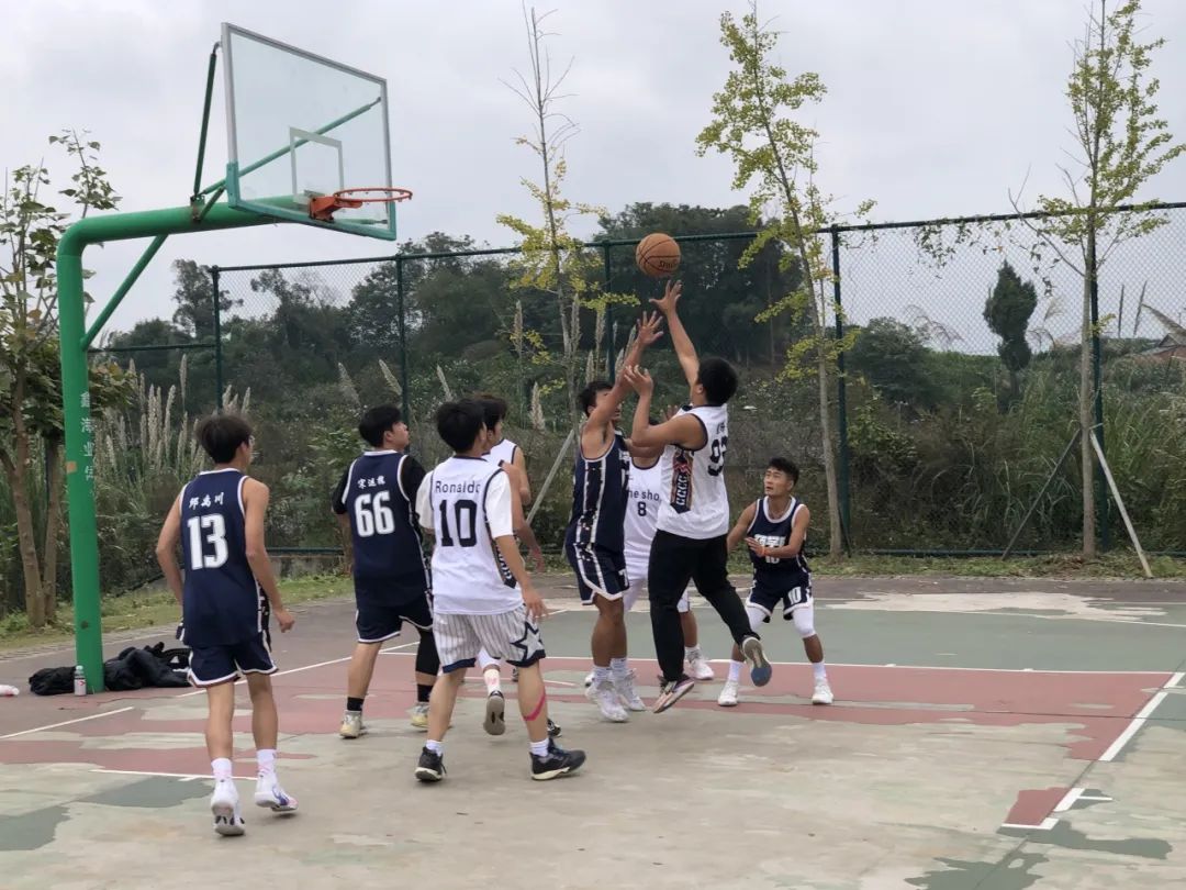 1-23111421560Y15.jpg